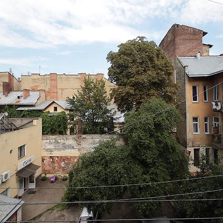 Buk Apartments On Doroshenka 29 Lviv Exterior photo