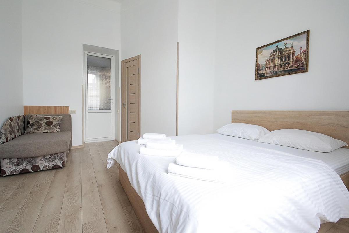 Buk Apartments On Doroshenka 29 Lviv Exterior photo