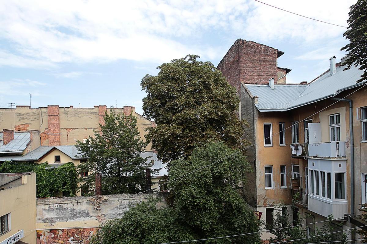Buk Apartments On Doroshenka 29 Lviv Exterior photo