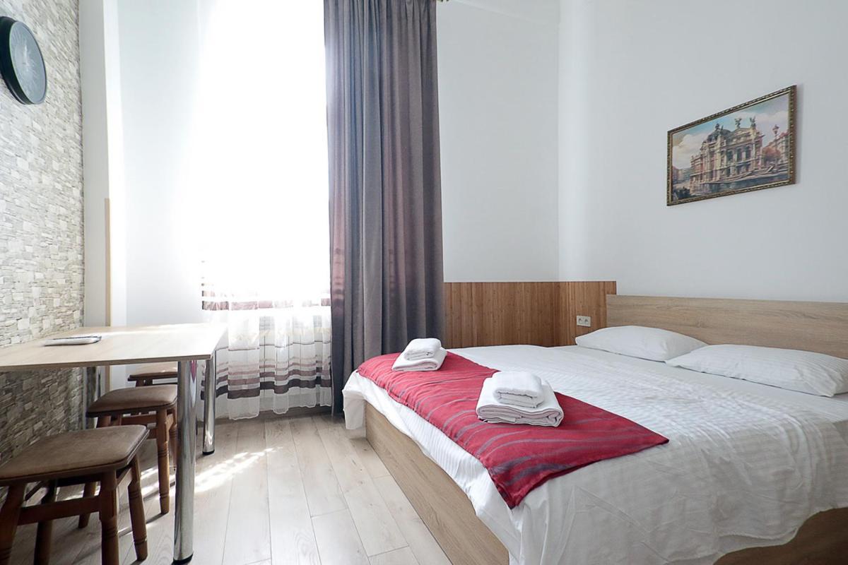Buk Apartments On Doroshenka 29 Lviv Exterior photo